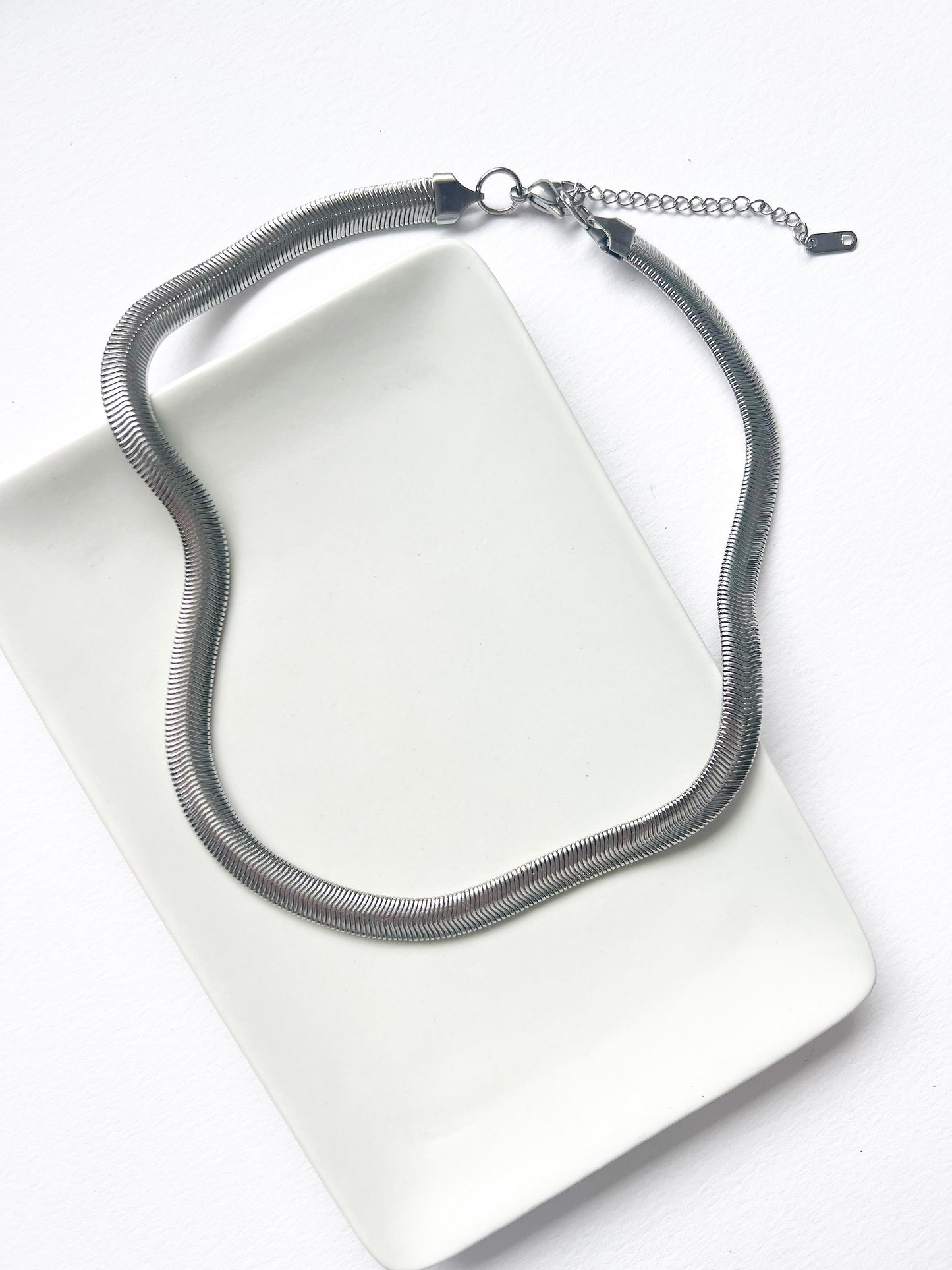The Snake Chain Necklace