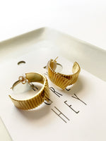 Load image into Gallery viewer, The Gold Wave Hoop Earrings
