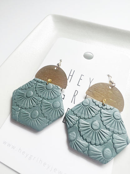 The Gally Earring