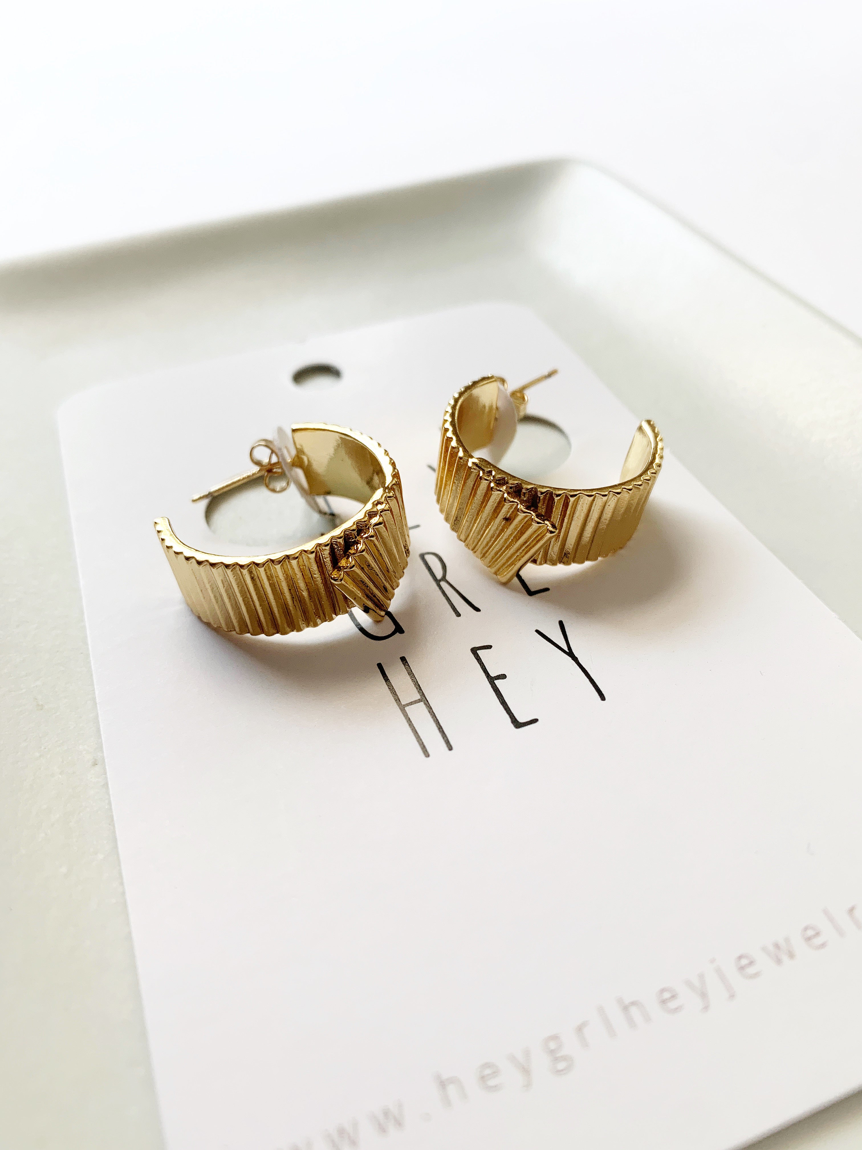 The Gold Wave Hoop Earrings