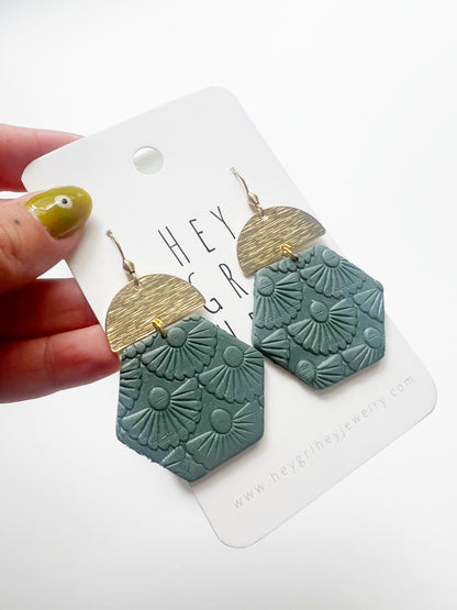 The Gally Earring