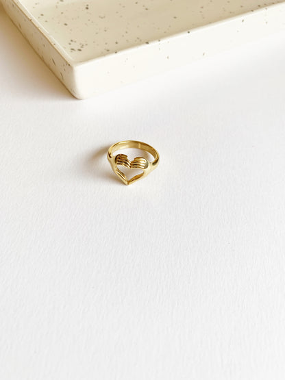 The “I’ll Hold Your Heart in My Hand” Ring